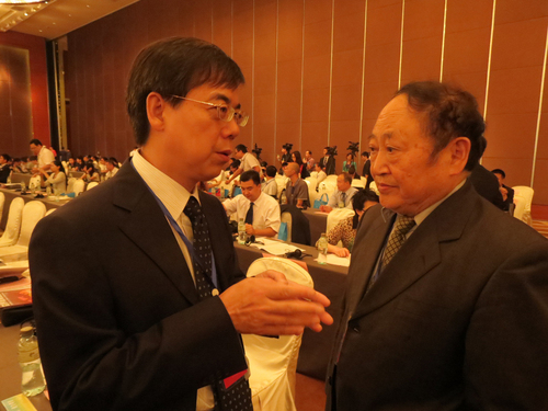 与学者交流 与学者交流