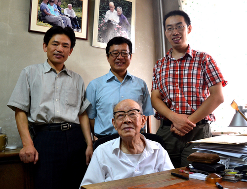 寮犵淮浣崇瓑涓庡懆鏈夊厜鍏堢敓鍚堝奖 寮犵淮浣崇瓑涓庡懆鏈夊厜鍏堢敓鍚堝奖