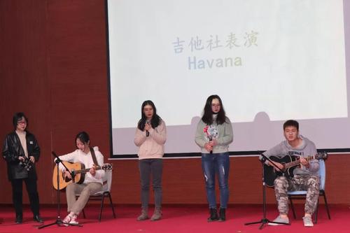 4吉他社表演 4吉他社表演