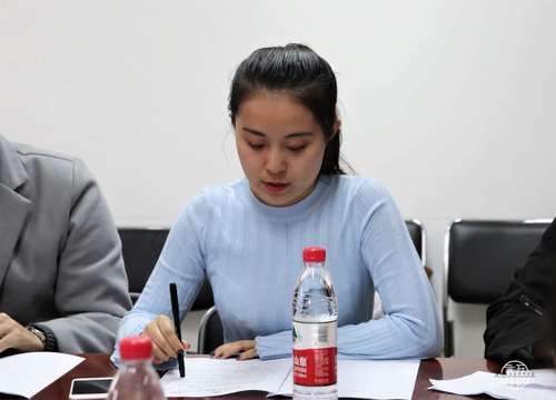 4 我校学生会主席翟家一进行总结 4 我校学生会主席翟家一进行总结