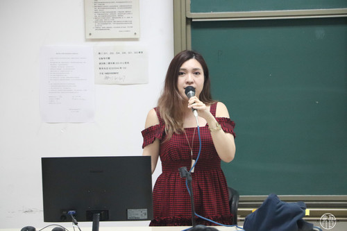 1.莎妮妮讲述自己和乐曲的故事 1.莎妮妮讲述自己和乐曲的故事