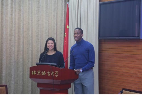 营员代表做精彩的中英文双语发言 营员代表做精彩的中英文双语发言