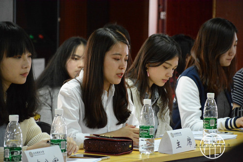 1 我校学生会主席翟家一介绍情况 1 我校学生会主席翟家一介绍情况