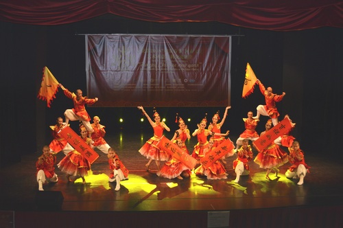 开场舞《欢天喜地》 开场舞《欢天喜地》