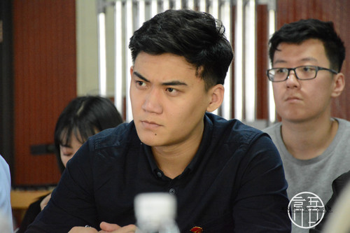 2 北体学生会主席于秋雨介绍情况 2 北体学生会主席于秋雨介绍情况