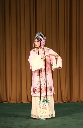 2 王正演出中 2 王正演出中