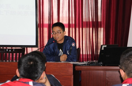 1 北语研支团团长张添富进行讲座 1 北语研支团团长张添富进行讲座