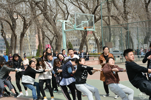 1比赛激烈 1比赛激烈