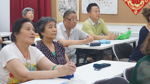 2 活动现场观众 2 活动现场观众