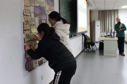 5 大家进行“沙漠掘金” 5 大家进行“沙漠掘金”