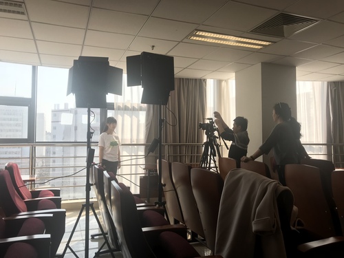 2采访我校志愿者 2采访我校志愿者