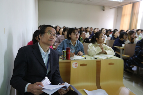 李向农教授听课 李向农教授听课