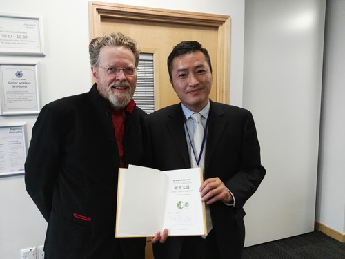 3. 会见英国谢菲尔德大学校长基思.伯内特爵士 3. 会见英国谢菲尔德大学校长基思.伯内特爵士