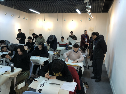 本年度首次招生的艺术硕士研究生考生在参加创作考试 本年度首次招生的艺术硕士研究生考生在参加创作考试