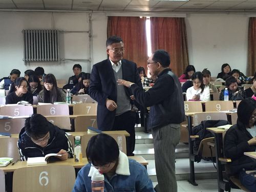 戚德祥副校长在人文社会科学学部听课 戚德祥副校长在人文社会科学学部听课