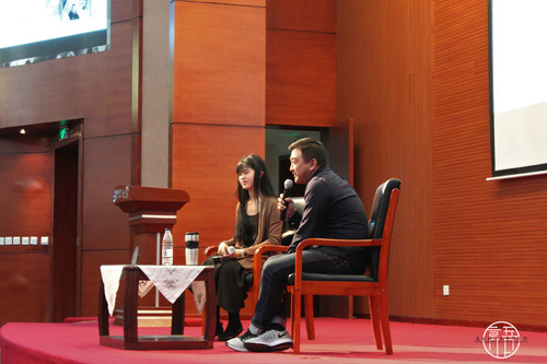 2 郭柯导演与主持人 2 郭柯导演与主持人