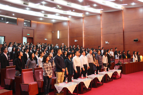 2 全体团学学员奏唱共青团团歌 2 全体团学学员奏唱共青团团歌