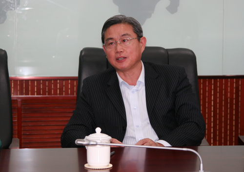 王鲁新副书记出席座谈会 王鲁新副书记出席座谈会