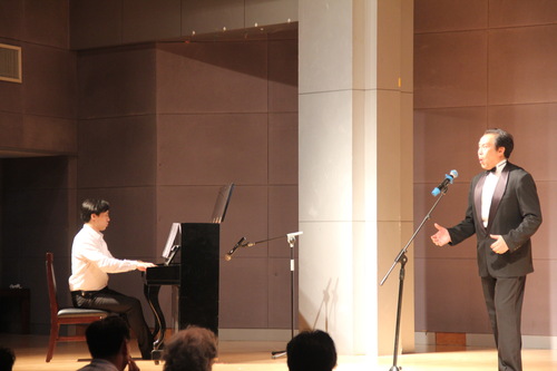 3 出色的表演赢得现场热烈掌声 3 出色的表演赢得现场热烈掌声