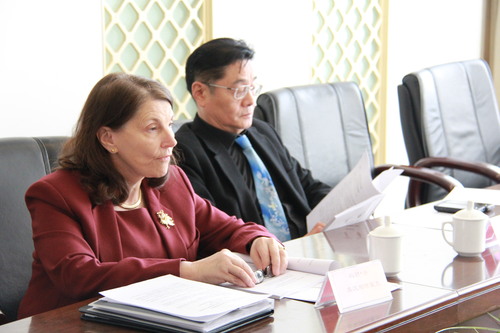 玛丽·安·菲茨帕里克教授致辞 玛丽·安·菲茨帕里克教授致辞