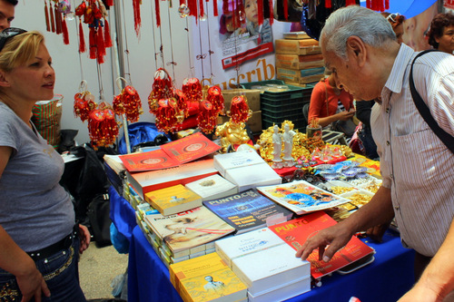 图片5 孔院展位一角-001 图片5 孔院展位一角-001