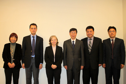 奥坎大学孔子学院的中土方理事合影留念-001 奥坎大学孔子学院的中土方理事合影留念-001