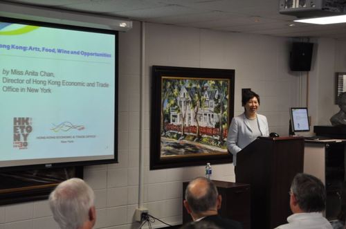 陈领事介绍香港的艺术、饮食、白酒和商机 陈领事介绍香港的艺术、饮食、白酒和商机