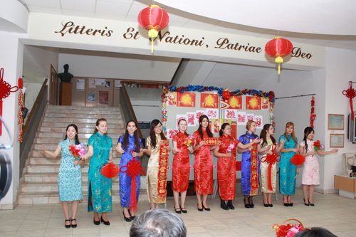 锡比乌孔子学院师生合唱_(1) 锡比乌孔子学院师生合唱_(1)