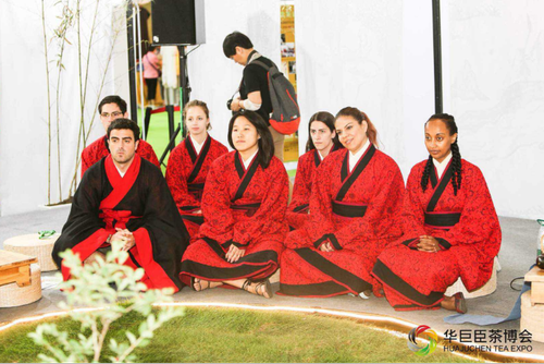 新闻:初级系留学生北京茶博会上体验汉文化和茶文化-18-6-6517 新闻:初级系留学生北京茶博会上体验汉文化和茶文化-18-6-6517