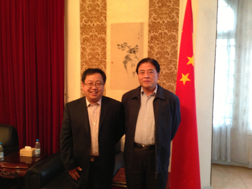 中国驻阿尔及利亚大使刘玉和在使馆会见罗林教授 中国驻阿尔及利亚大使刘玉和在使馆会见罗林教授