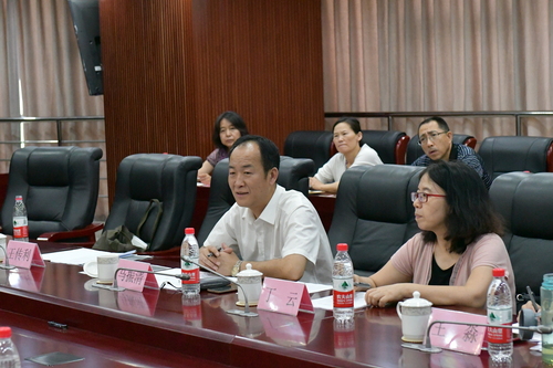 专家组组长马振清教授讲话 专家组组长马振清教授讲话