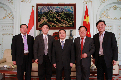 宋爱国大使会见代表团 宋爱国大使会见代表团