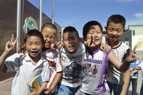 6孩子们一起庆祝游戏胜利 6孩子们一起庆祝游戏胜利