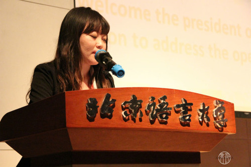 学生会主席张帆发言 学生会主席张帆发言