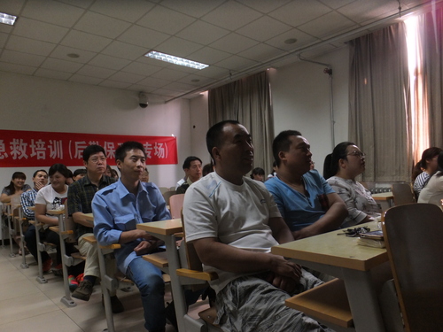 后勤的工作人员 后勤的工作人员