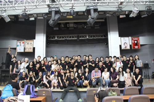 演职人员合影 演职人员合影