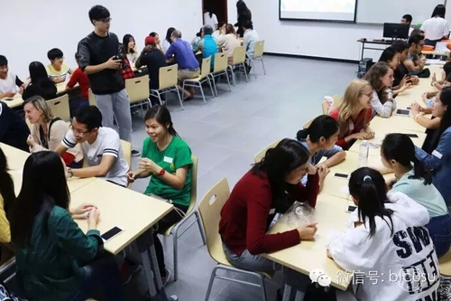 融洽的气氛 融洽的气氛