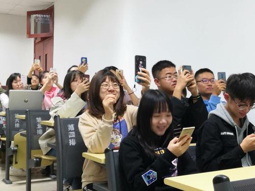 2认真倾听 2认真倾听