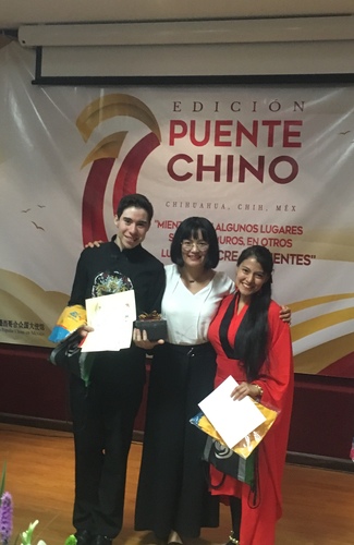 图一带队老师和选手合影 图一带队老师和选手合影