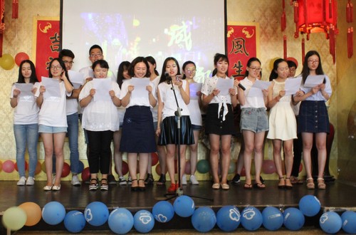 图3 同学们的表演1 图3 同学们的表演1