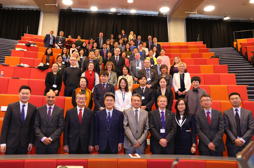 与会人员合影 与会人员合影