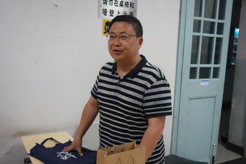 图1 吴平院长讲话 图1 吴平院长讲话