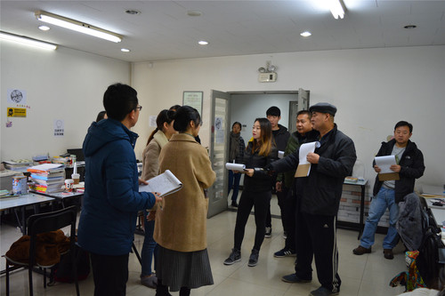 2考察团参观自习室 2考察团参观自习室