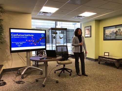 图一:孔院院长讲话 图一:孔院院长讲话