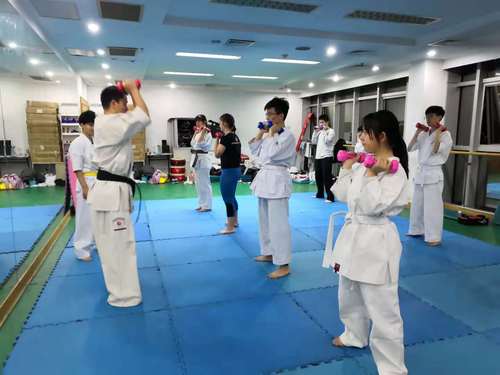 1.教练示范 1.教练示范