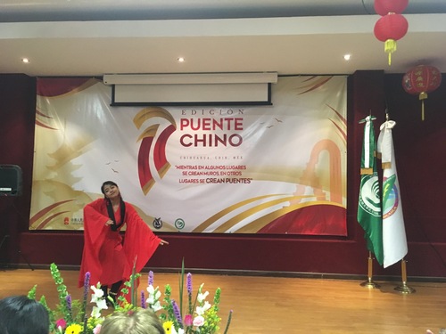 图五爱丽丝表演舞蹈 图五爱丽丝表演舞蹈