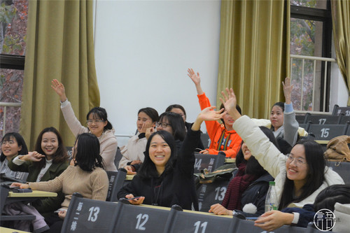 3观众互动 3观众互动